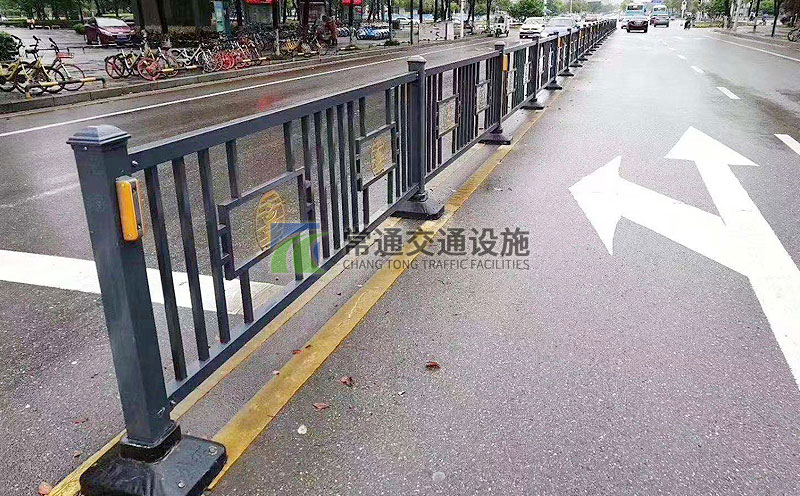 古建筑造型城市道路中心隔離鋅鋼護欄