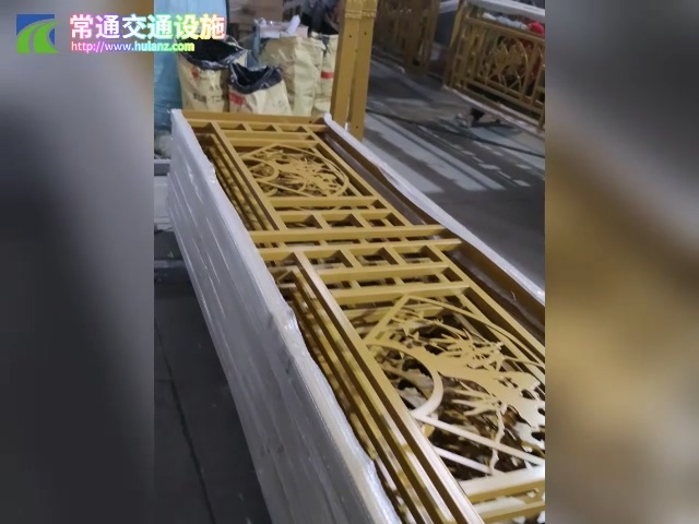 扇形鏤空造型道路護欄噴涂生產